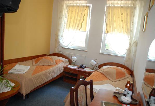 Hotel Restauracja Kaukaska Jadwiga Choroszy Wolsztyn Camera foto