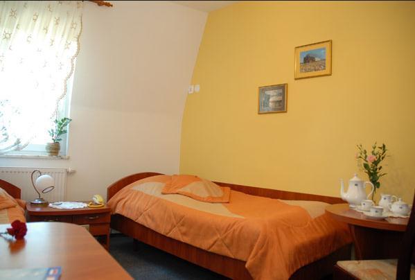 Hotel Restauracja Kaukaska Jadwiga Choroszy Wolsztyn Camera foto