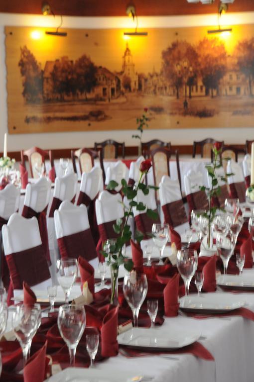 Hotel Restauracja Kaukaska Jadwiga Choroszy Wolsztyn Esterno foto
