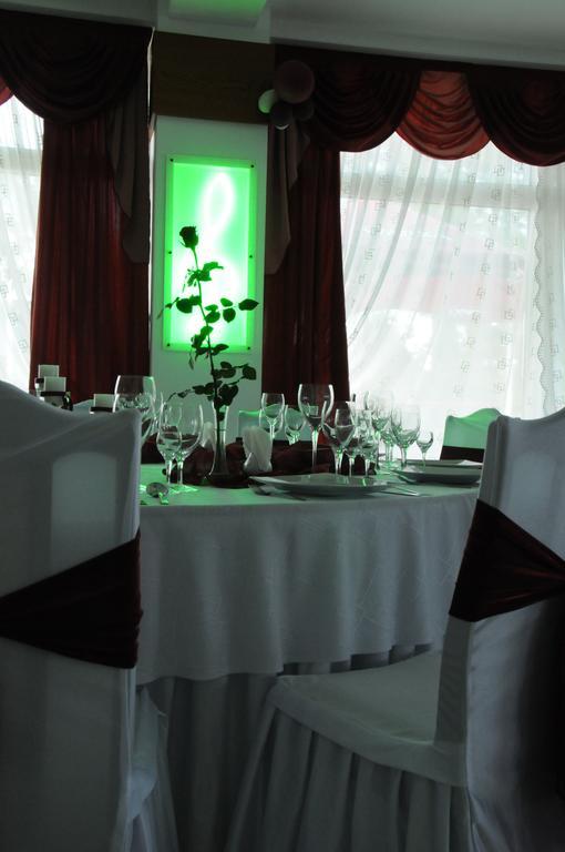 Hotel Restauracja Kaukaska Jadwiga Choroszy Wolsztyn Esterno foto