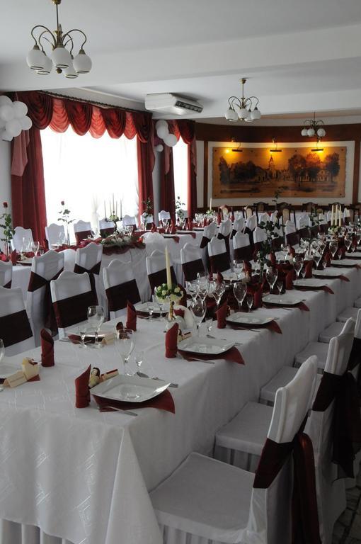 Hotel Restauracja Kaukaska Jadwiga Choroszy Wolsztyn Esterno foto
