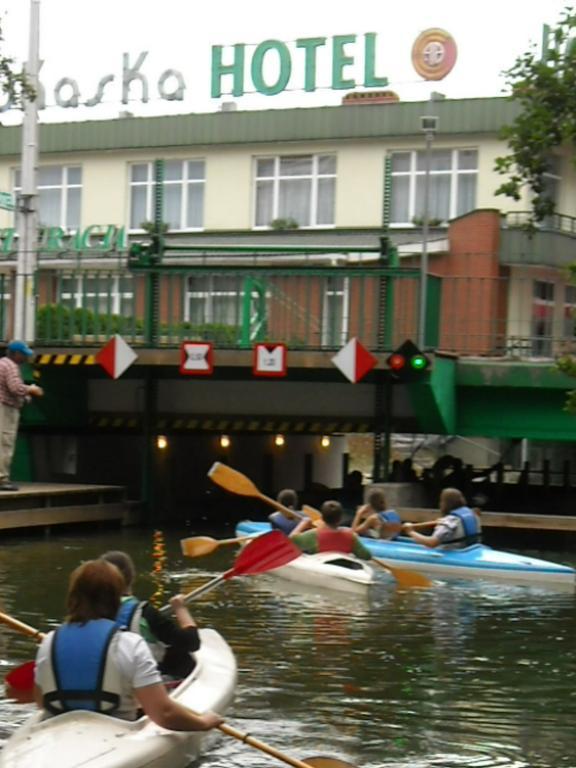 Hotel Restauracja Kaukaska Jadwiga Choroszy Wolsztyn Esterno foto