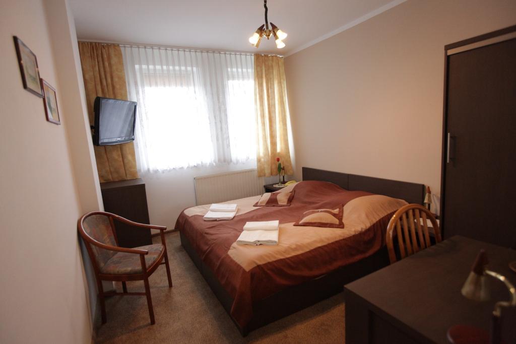 Hotel Restauracja Kaukaska Jadwiga Choroszy Wolsztyn Camera foto